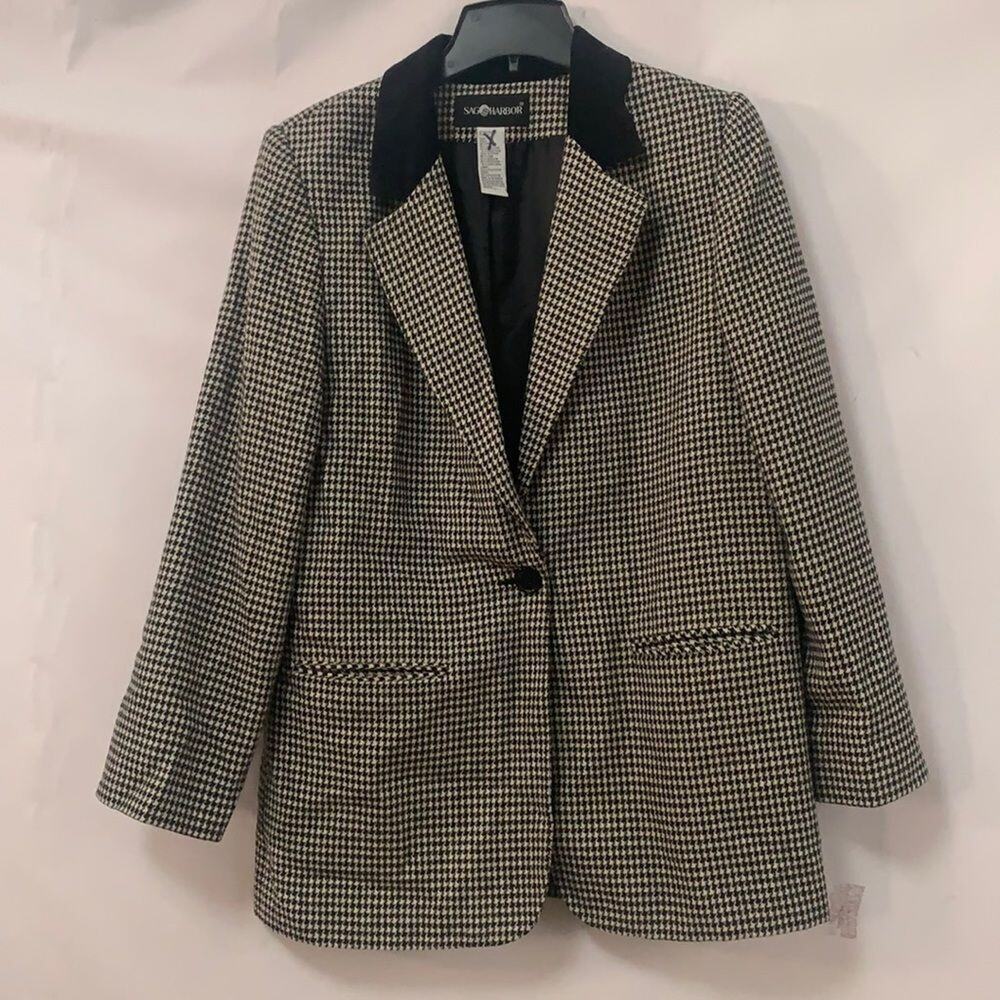 SAG HARBOR BLACK & WHITE BLAZER SIZE 10